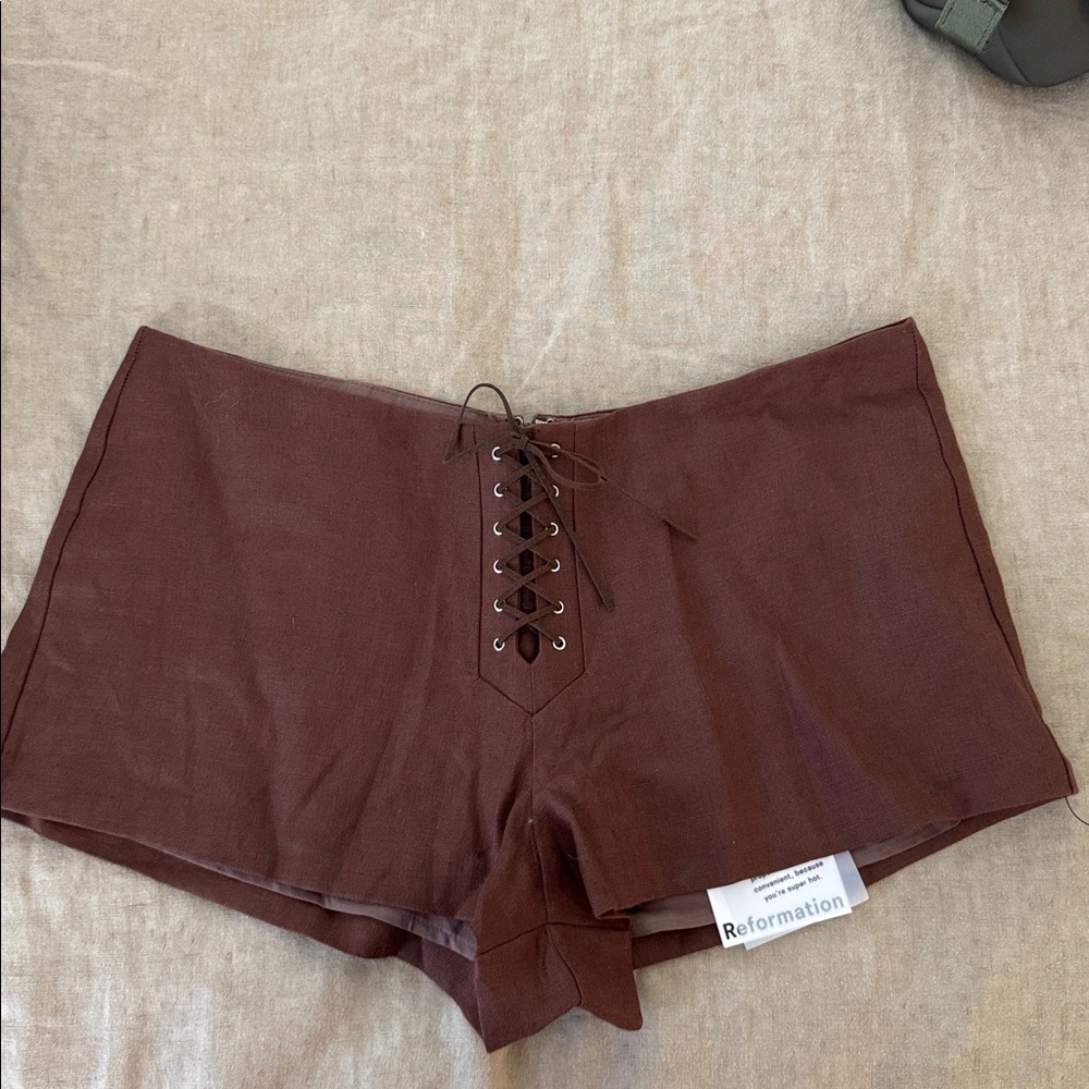 NWT Reformation Quin Linen Short Brown - Size 4 - Picture 3 of 5